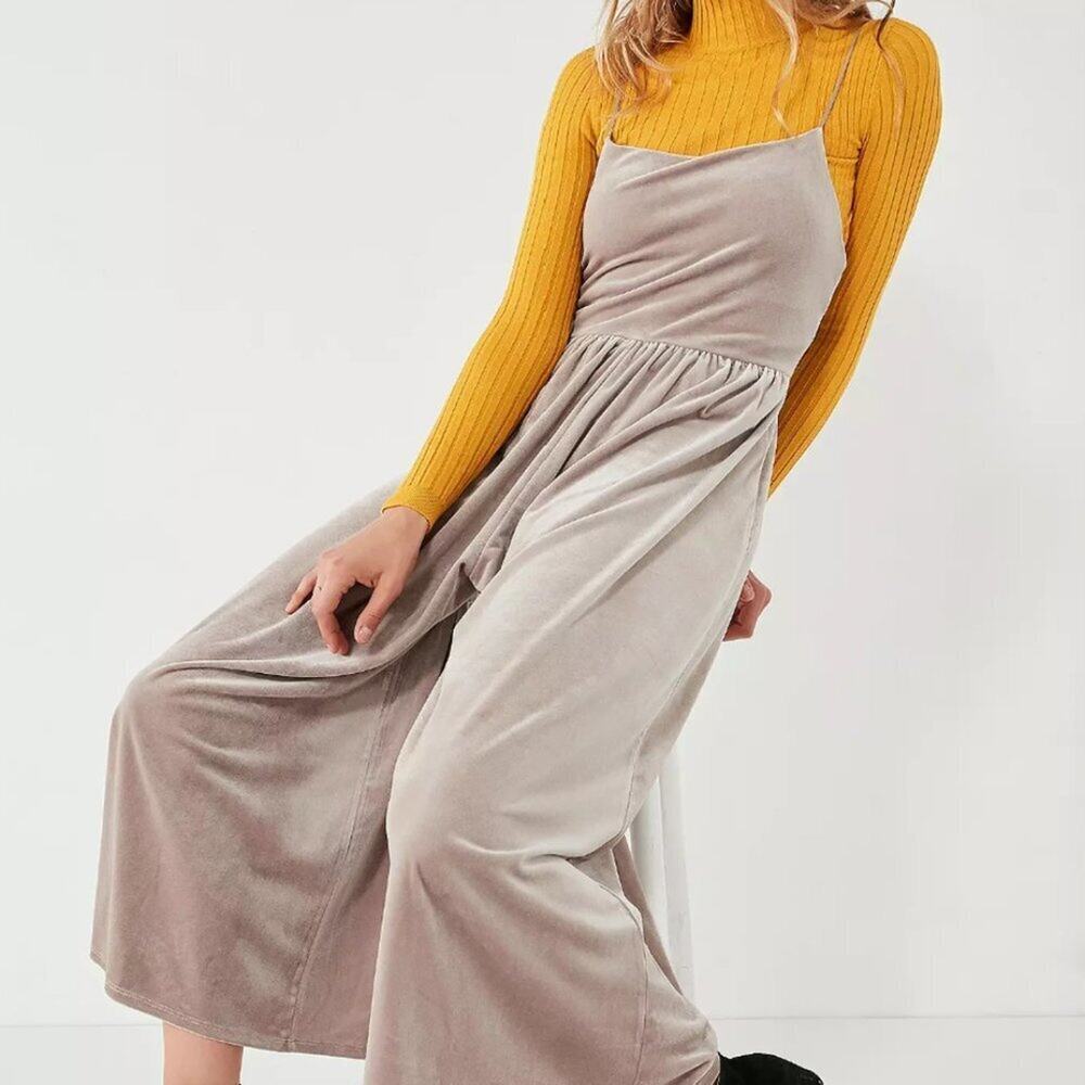 UO Emmabella Grey Velvet Straight-Neck Jumpsuit || Med EUC